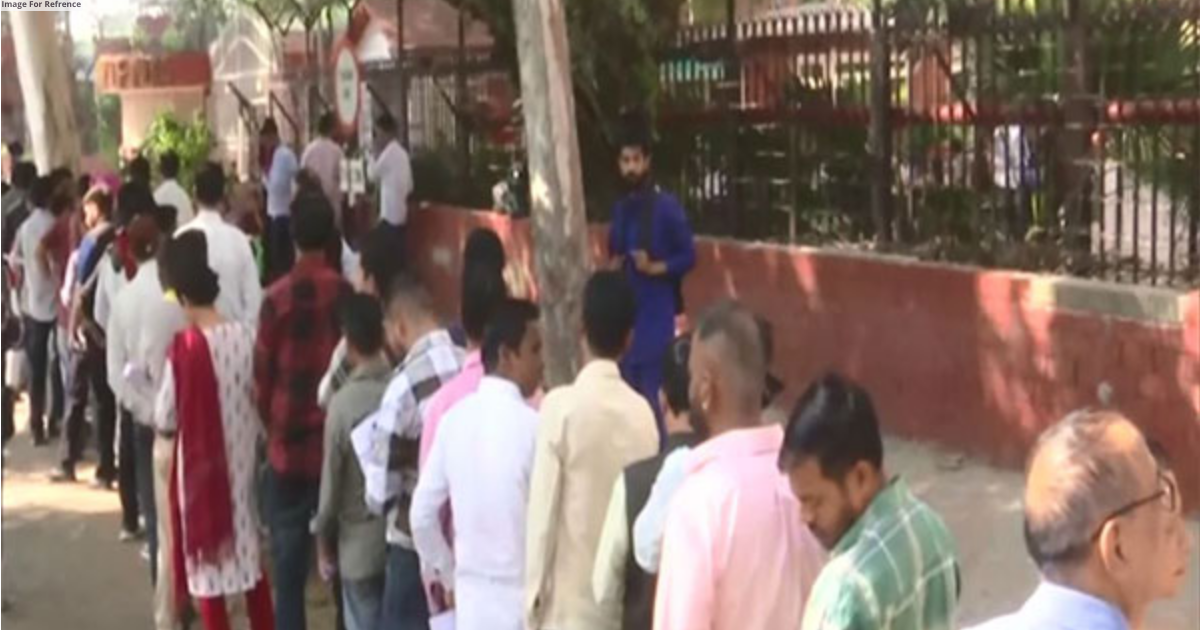 Long queue outside RBI Chandigarh branch to deposit, exchange Rs 2,000 notes